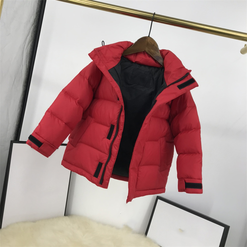 Детская дизайнерская одежда вниз пальто 2022 Новая детская куртка для мальчиков и девочек. Слушайте повседневную сгущенную капюшону белую eiderdow