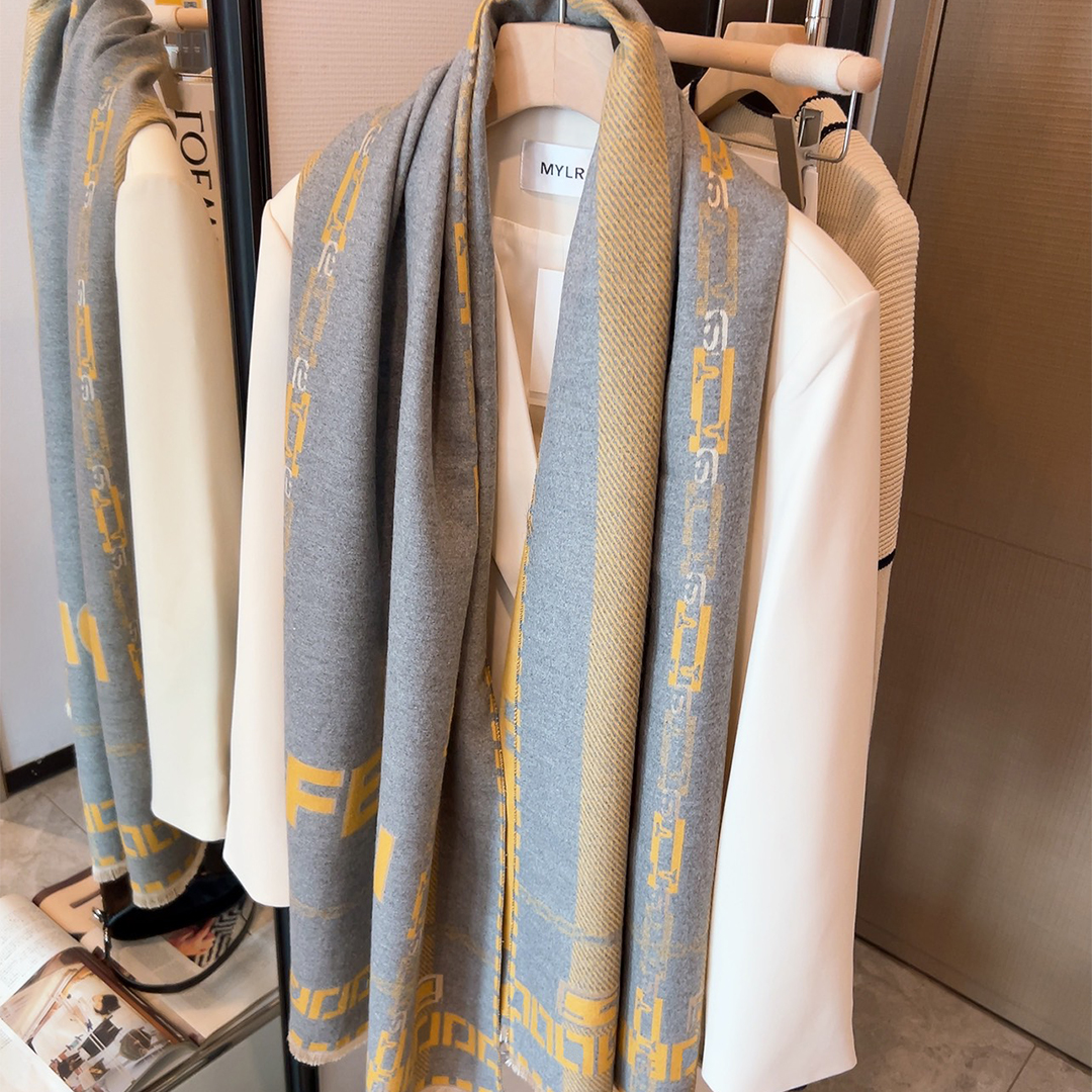 デザイナーLuxurys Scarf Classic Alphabet Cashmere Shawlエレガントデザインファッションレジャー多目的女性スカーフバレンタインデーギフト冬の温かいスカーフ