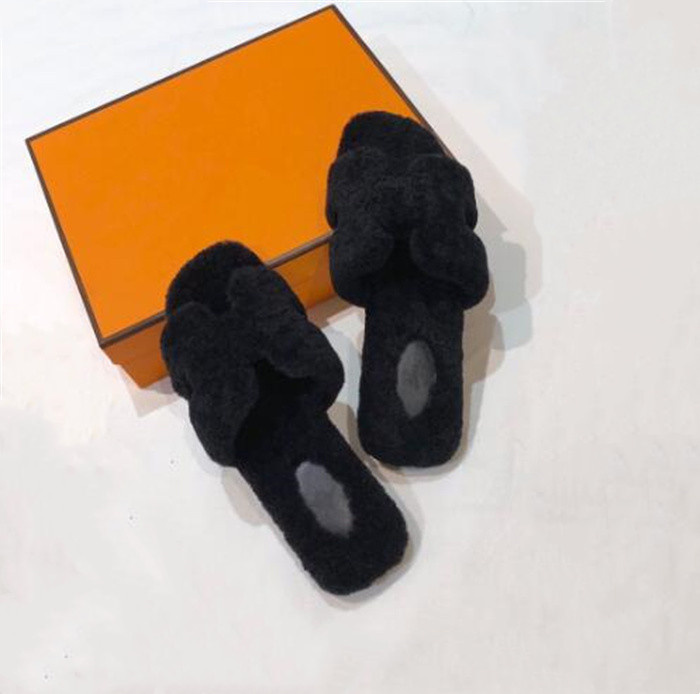 따뜻한 슬라이드 Flee Sandals Womens Fuzzy Shoes Slippers Sherpa 여자 Chypre Wool Sandal Winter 소프트 모피 홈 실내 샌들 편안 H Letter