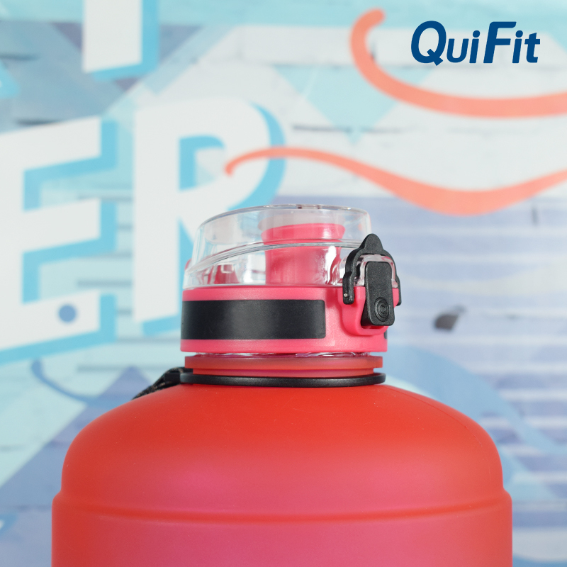 물병 Quifit2.2L/3.78lbouncing Straw Sports 갤런 물병 피트니스/홈/야외로 먼지 방지 및 누출 방지 물병 220919