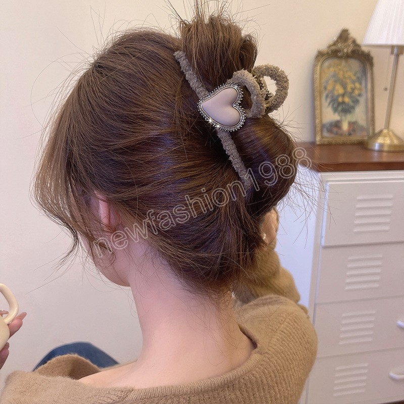 Élégante Lady Hair Claws Automne Femmes Spush Cair Clips Heart Ponytail Hairpins Fashion Woman Hair Ornement Cadeaux