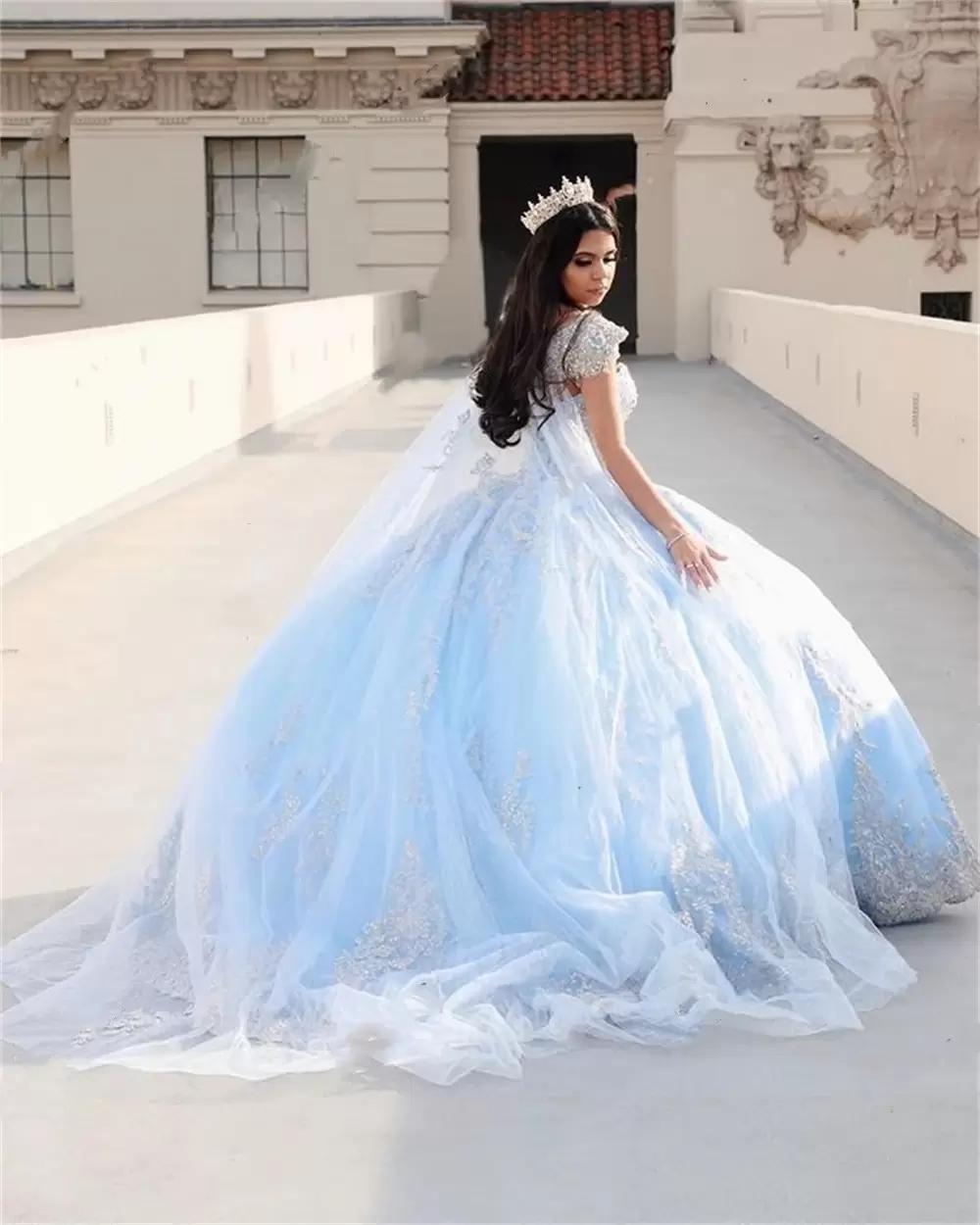 2022 Quinceanera Dresses Sparkly Sequined Lace Ball Gown Sweetheart With Cape Crystal Beads Light Blue Corset Back Tulle Sweet 16 Party Prom Evening Gowns