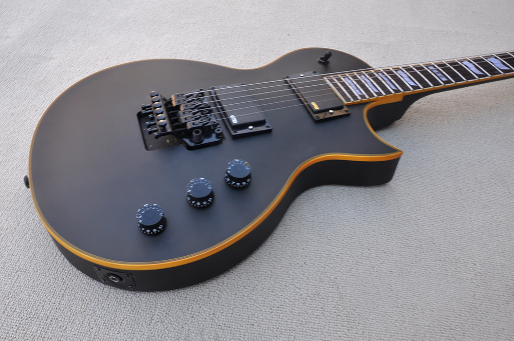 Guitare électrique noire mate personnalisée en usine avec touche en palissandre reliure jaune Double Rock Bridge Black Hardwares peut être personnalisé