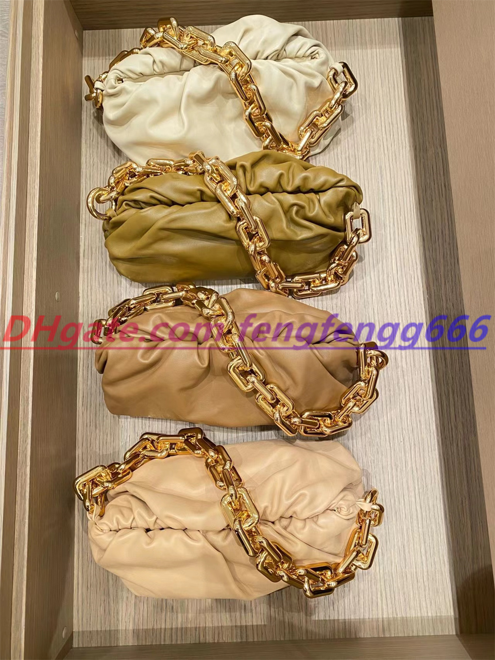 Hög läderkedja Pouch Clutch Påsar axelväskor Kors Kroppar Totes Luxury Multi Color Selection Women's Handväskor Kosmetiska väskor Purse