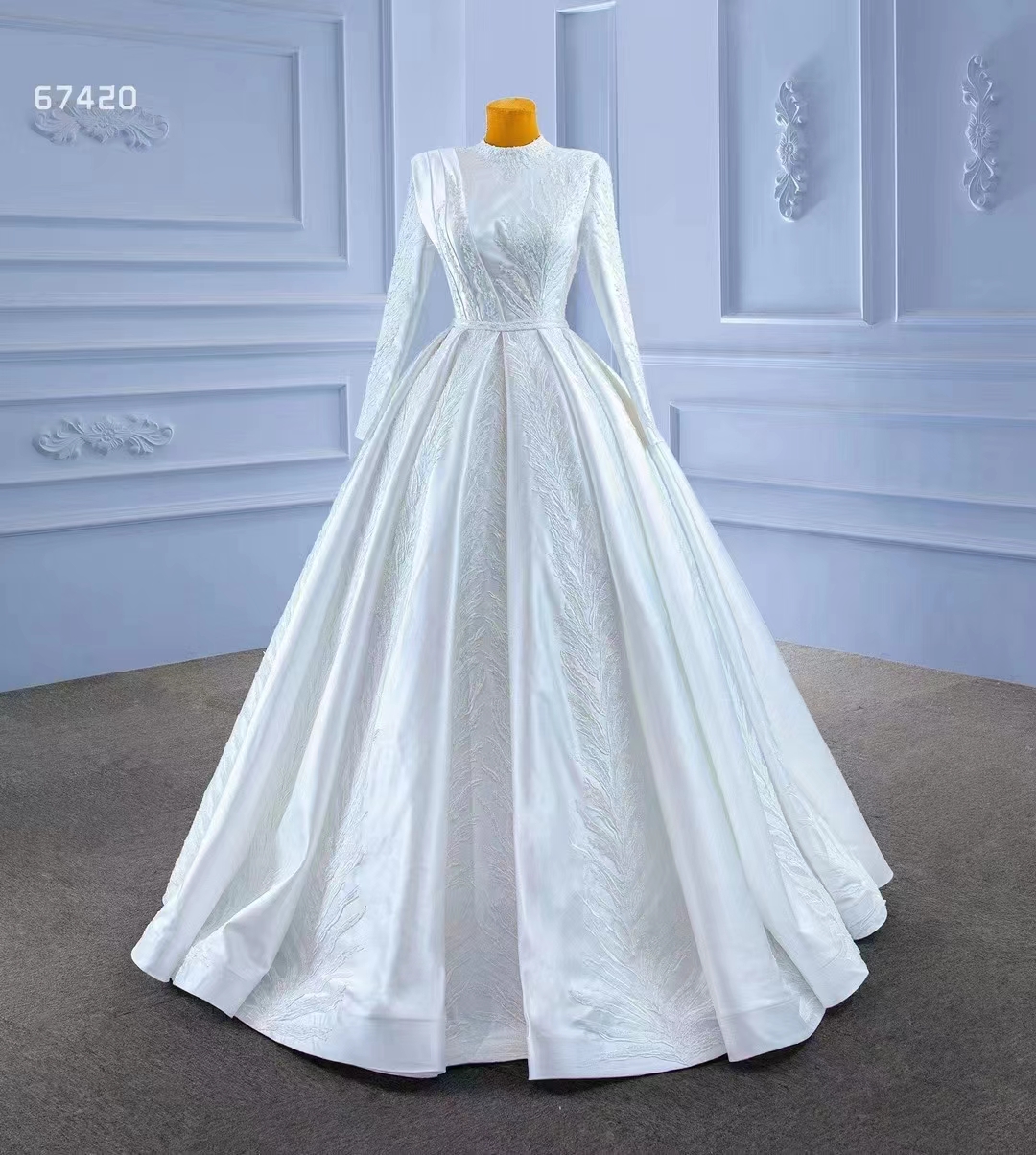 Perles de luxe robe de mariée musulmane Dubaï arabe cristal à manches longues Satin col haut robes de mariée sur mesure SM67420