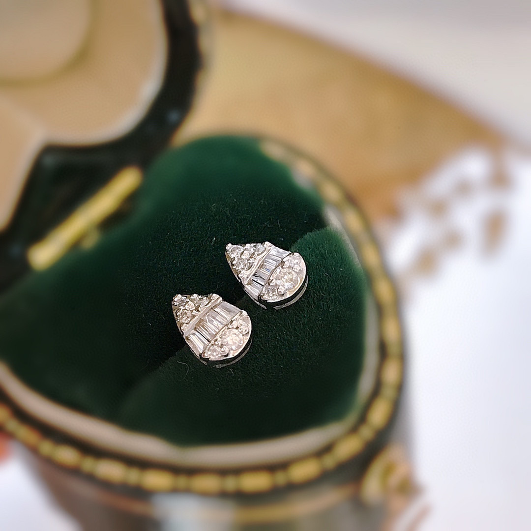 22091905 Pendientes de diamantes Pendientes de orejas 0.2ct Gotas de agua cuadradas AU750 Joyas de joyería de oro blanco debe tener una venta diariamente elegante