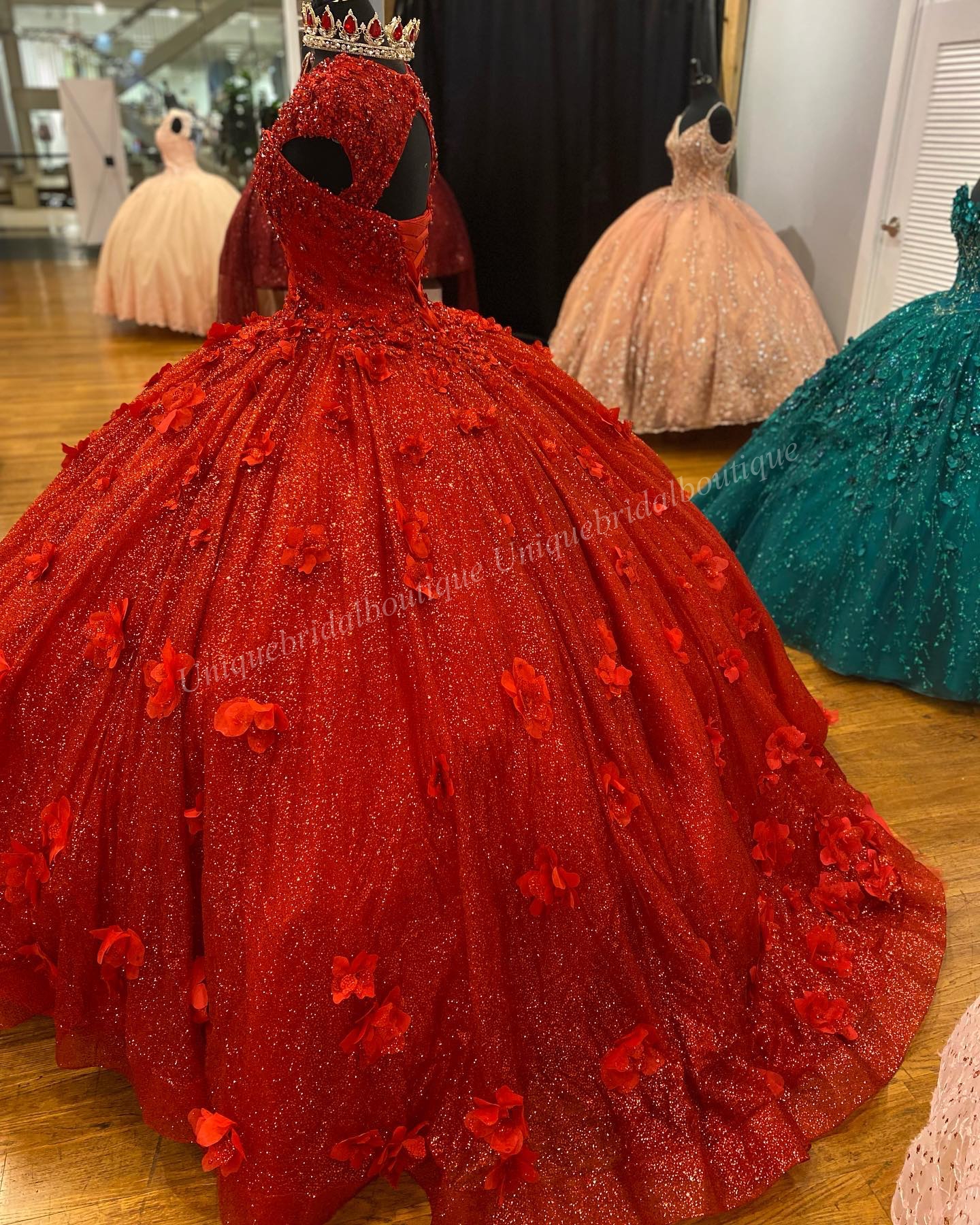 Robe De Quinceanera Bleu Royal Paillettes Perles Hors Épaule Coing Robe De Bal À La Main Fleur Cristal Corset Doux 15 Fête D'anniversaire De Bal Robes De 15 Anos Rouge Vert