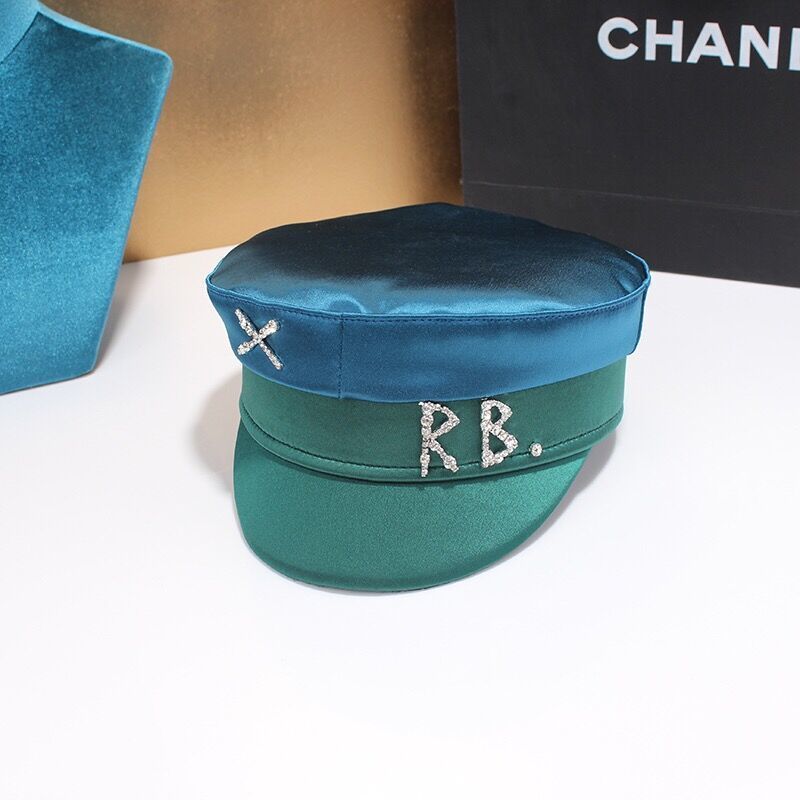 Berets Brand Designer Spring Summer Caps Women Diamond Letter Stain sboy Cap Baker Boy Hat Visor 220920317n