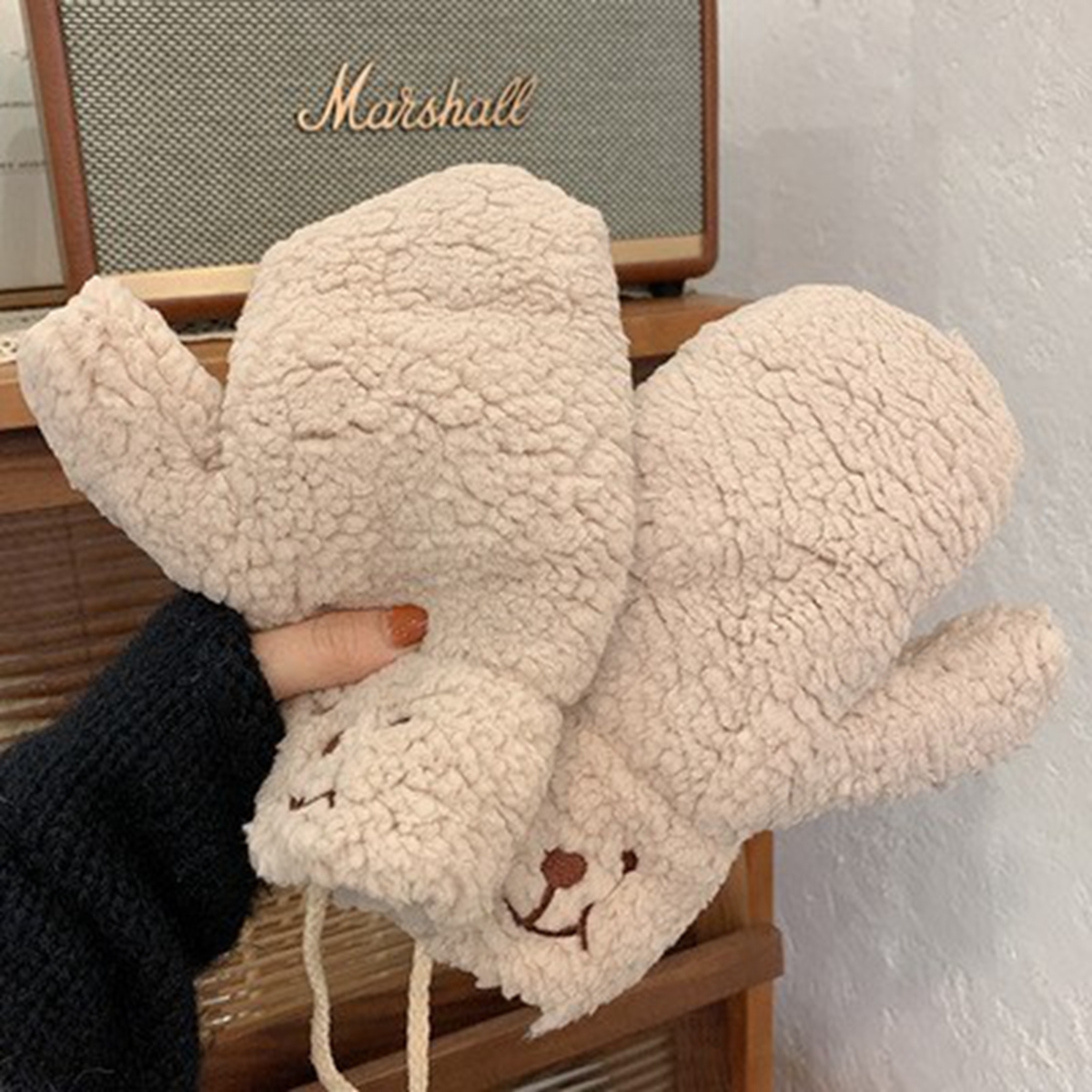 WOMENTS GIRLS PLUSH CUTE BEAR CLAW قفازات دافئة لإكسسوارات حفلات عيد الميلاد النساء القفازات