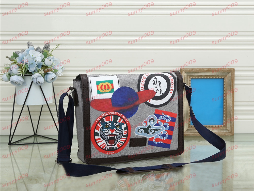 Deluxe Design Cross Body Bag Nowy portfel Messenger Paczka Messenger Portse Casual Short Bag Cartoon Letter Wzory listonosze