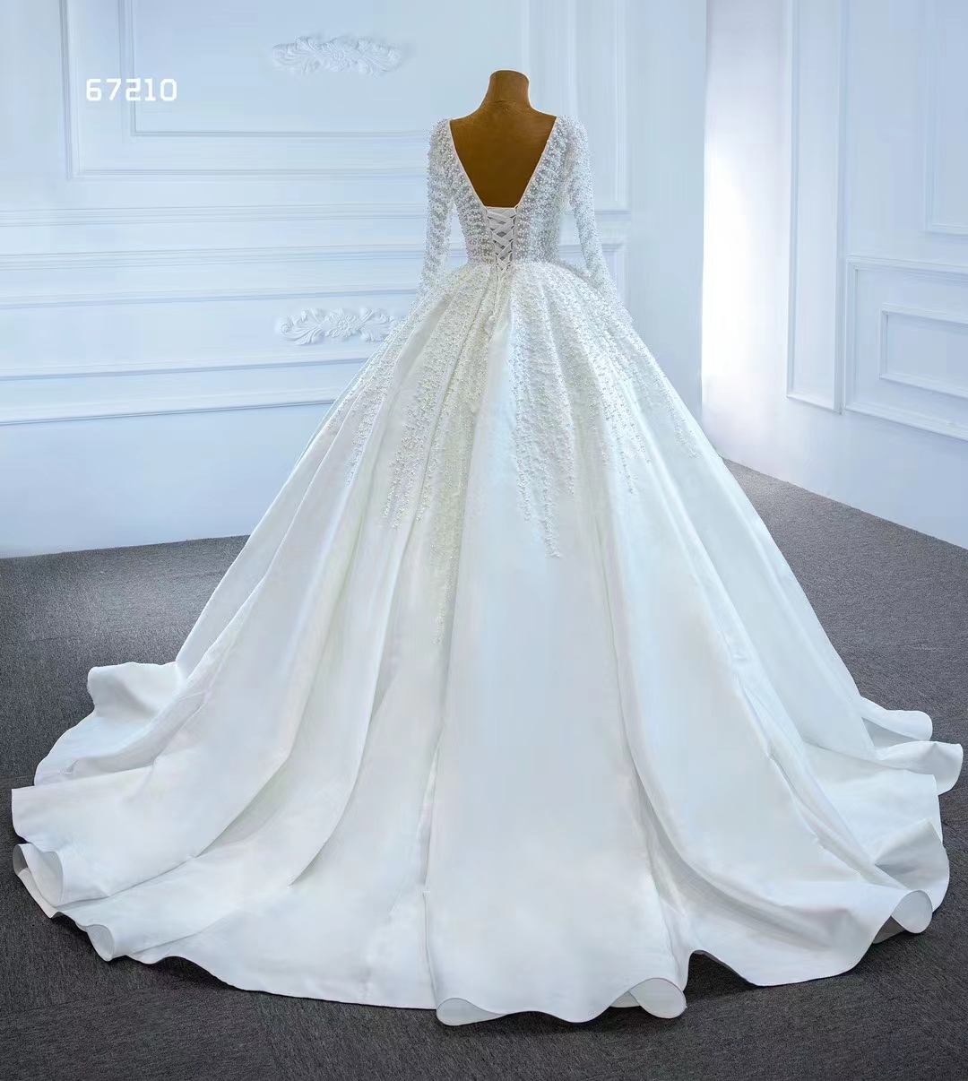Luxury Satin Embellished Pearl White Wedding Dress Bridal Long Sleeve Women's Dress SM67210