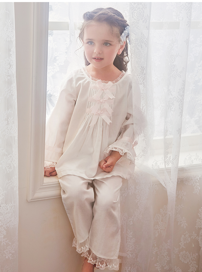 Pyjamas Children Girl S Lolita White Princess Pyjama Ställer in Royal Style Tops Pants Vintage Toddler Kid S Bow Pyjamas Set Sleep Loungewear 220922