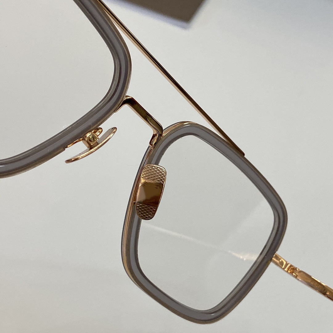 빈티지 디자이너 유리 패션 선글라스 프레임 여성용 여성용 안경 남성용 남성용 금속 방사선 투명 렌즈와 함께 케이스와 함께 제공됩니다.