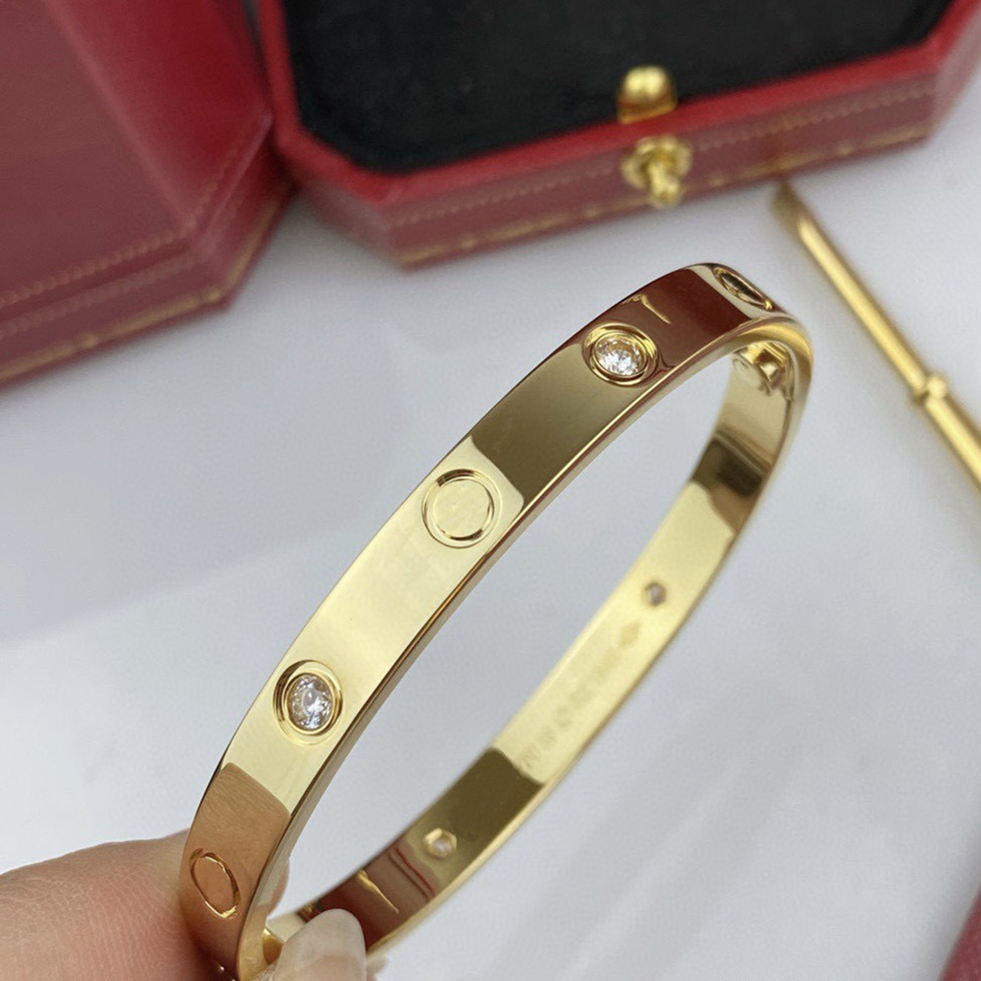 Luxurys designers Bracelets waterproof Bangle titanium steel buckle bracelet for women fashion classic and versatile light luxury niche hand jewelry good