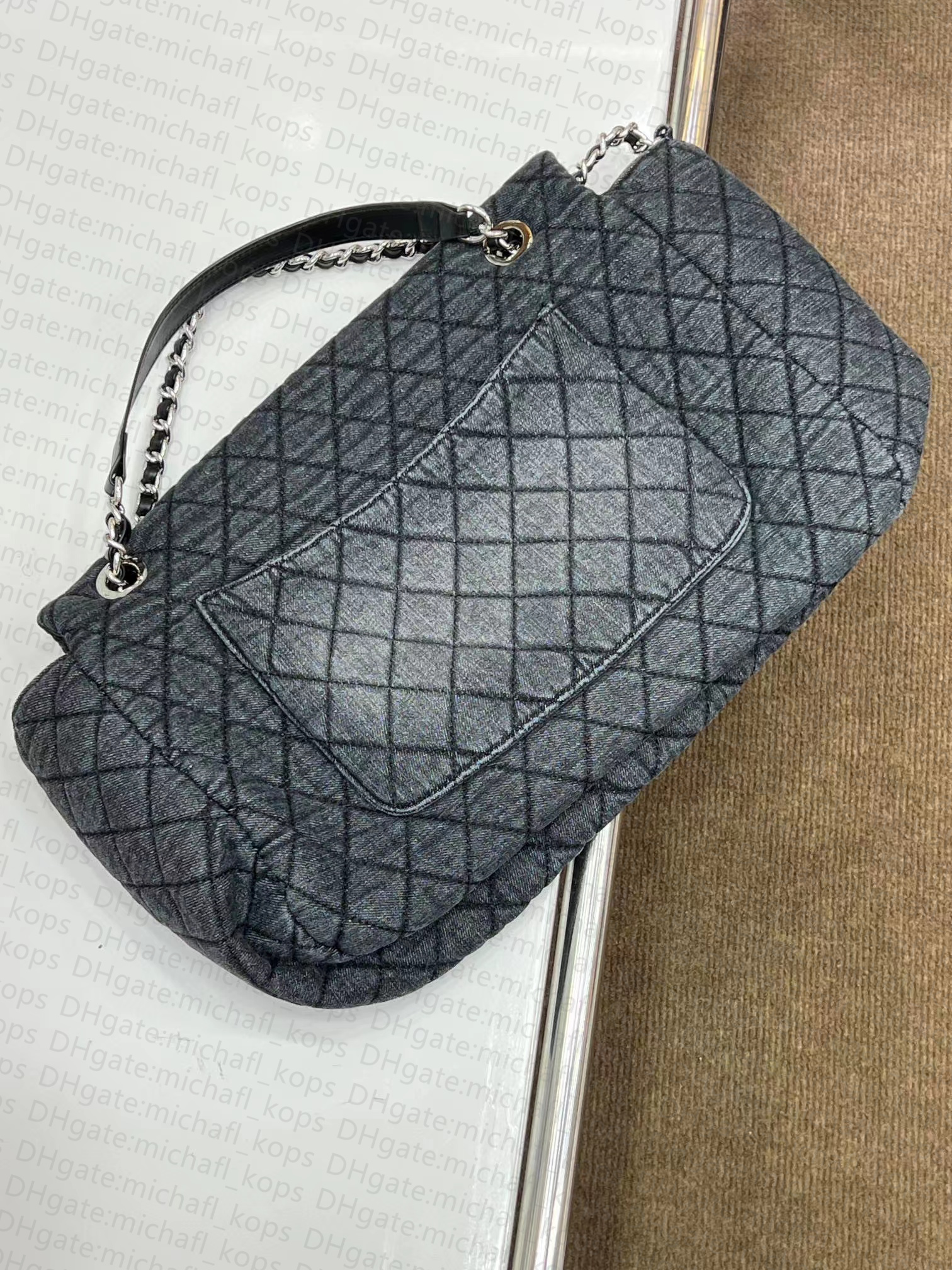 حقيبة Women Women Luxury Women Bag Denim Vintage Counter Bag سلسلة كبيرة XXXL Fashion 2022 شخصية مصممة Crossbody Clamshell