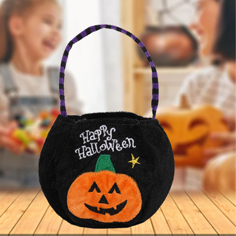 Popular Halloween Festival Candy Bags Festive Party Supplies 29cm 20cm Muti Styles Cloth Material Hand Bag Festivals Accessories 27g Funny Bag Factory Supply