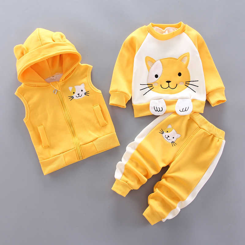 Pojkar Autumn Winter Baby Clothes Set Thick Fleece Cartoon Bear Jacket Vest Pants 3st Cotton Sport Sate For Girls Warm Outfits