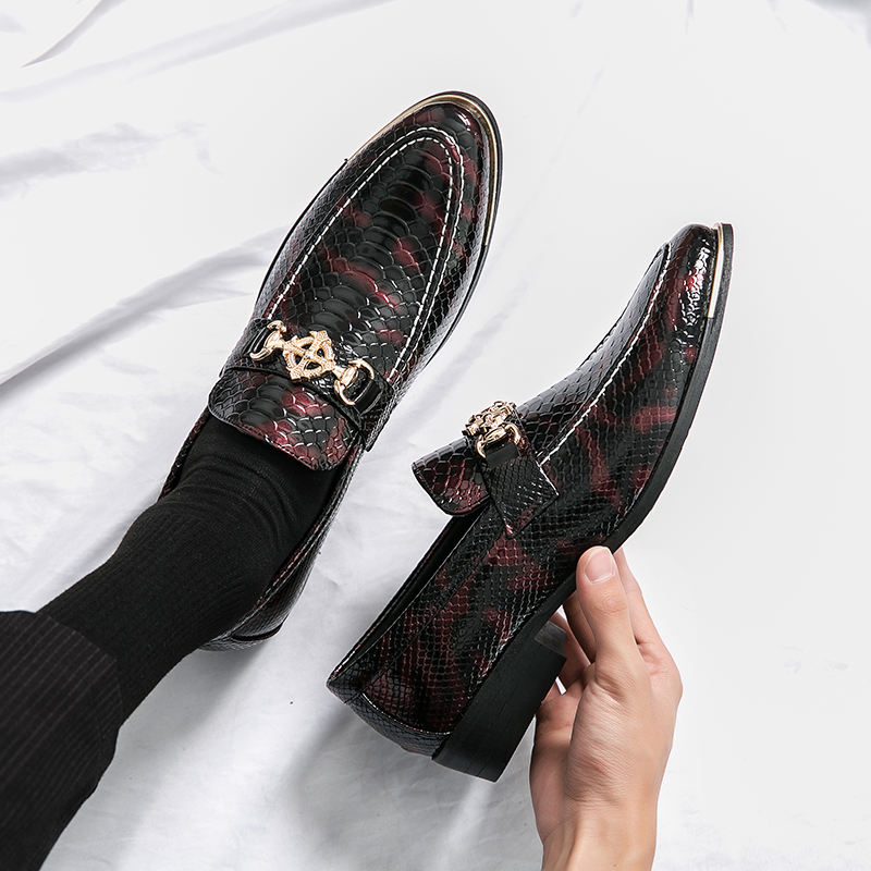 Snakecking Patterd Loafers Metal Button Designer Casual Shoes Trode Shoes Men Pu кожаная британская заостренная ногайка Классическая удобная ежедневная ношение большого размера 38-46