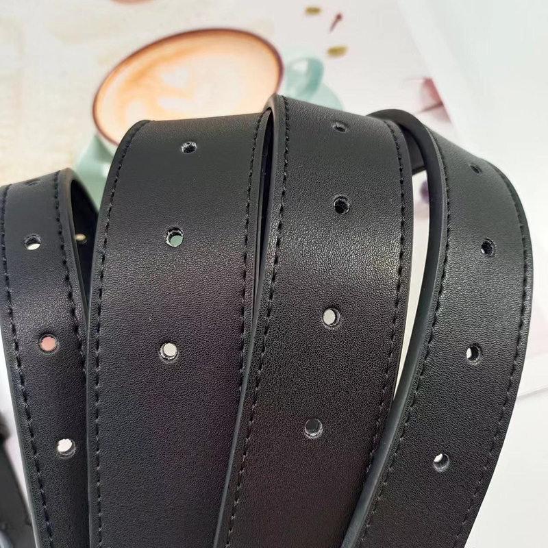 TOP Fashion Versatile Classic Leather Designer Belt Ladies Men's Casual Letters Smooth Buckle Belt Width With Box