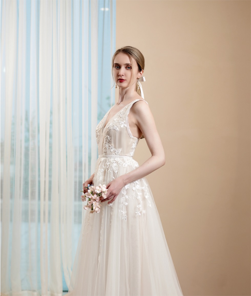 A-Line Wedding Dress Applique Short Front Long Back Deep V Light Weight LD8031