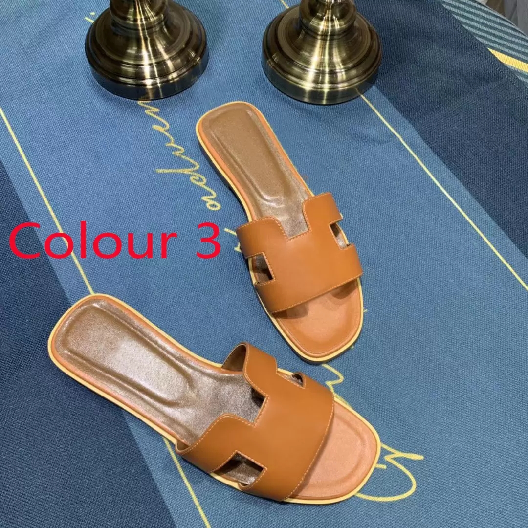 Beach slippers big head women's slide shoes classic flat heels summer slackers fashion designers cartoon leather fashionable and sexy hotels 35-41-42 large