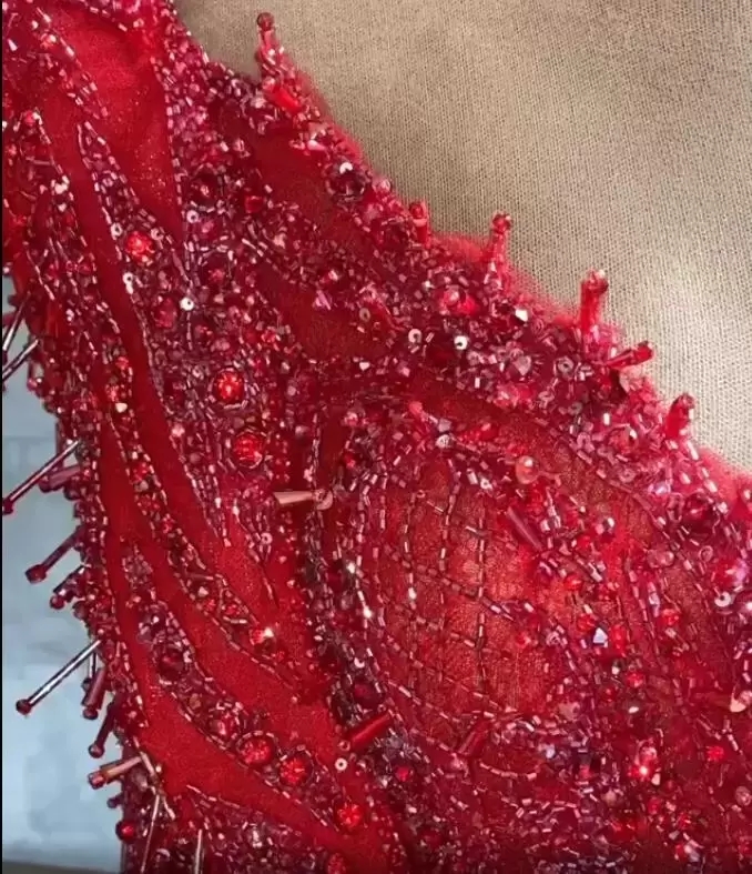 Aso Ebi 2022 Árabe vermelho luxuoso sereia vestidos de noite de renda de renda vestidos de festas formais de pescoço de segunda recepção