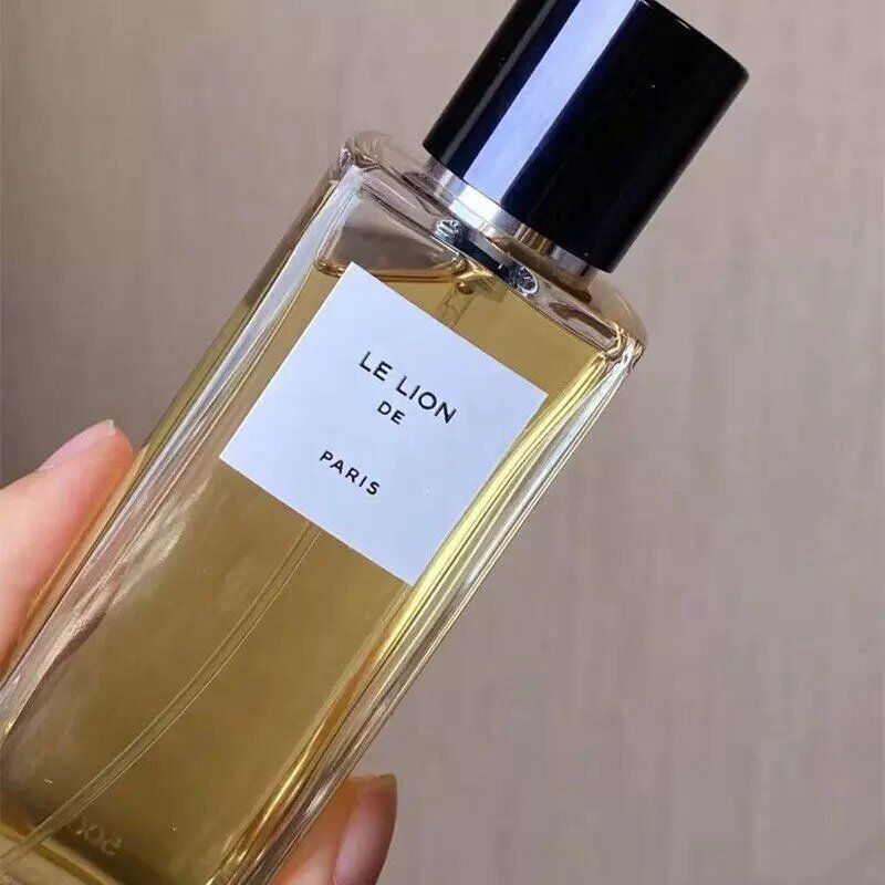 Parfum de marque Riveria Deauville Le parfum naturel des fleurs et des fruits dure longtemps Il convient au parfum neutre féminin