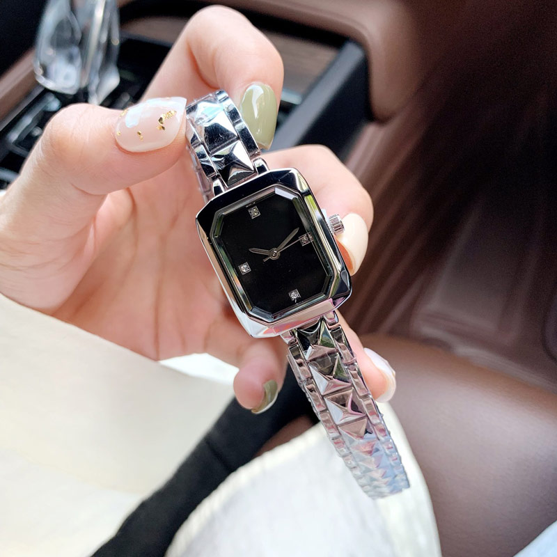 고급 골드 레이디 시계 24mm 사각형 다이얼 탑 브랜드 디자이너 드레스 여성 시계 WO307A 용 스테인리스 스틸 밴드 다이아몬드 손목 시계