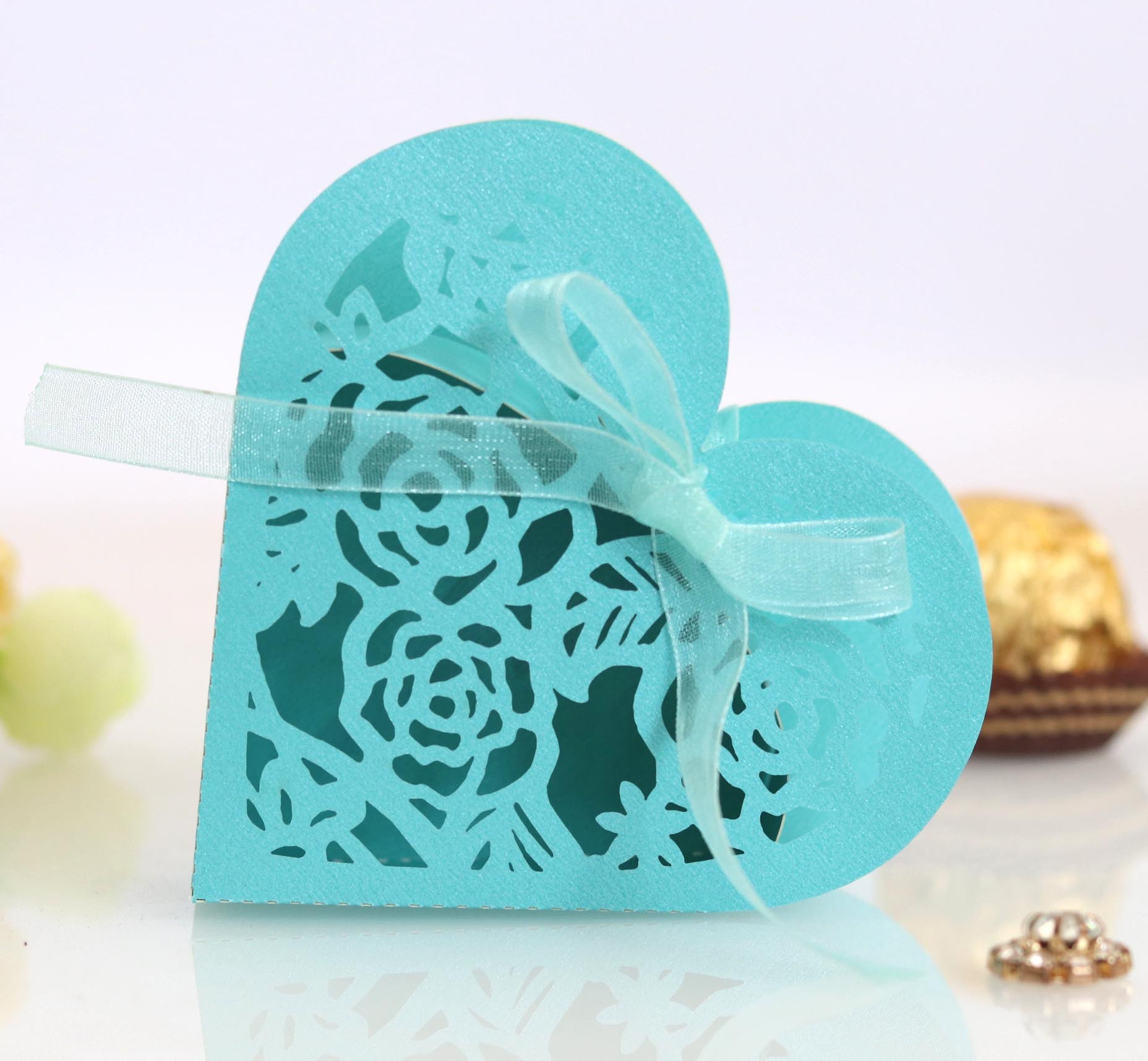 i Thoughters Wedding Thoughts Borse Heart Laser Cut Paper con nastri le scatole regalo matrimoni