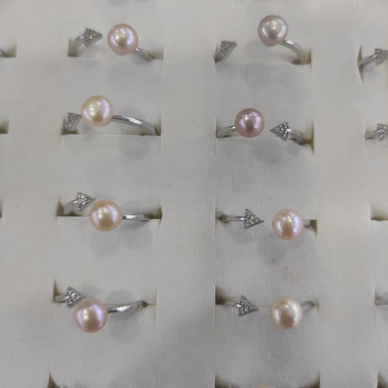 Ring mit verstellbarer Handgröße natürlicher Süßwasserperle 5-6 mm rosa lila weiße Metallzubehör versilberte modische elegante schöne und großzügige