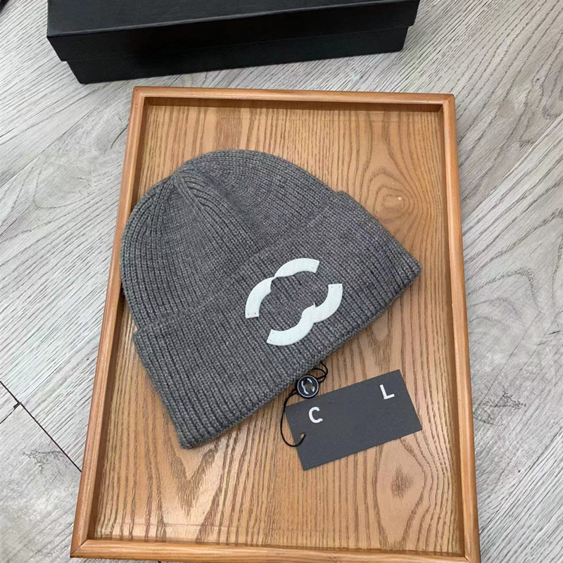 Designer Brand Men039s Hat Beanie Hat Luxury Ladies Autumn and Winter New Small Fragrance Fashion Trend Tend Warm Versatile Knitted Hat4142123