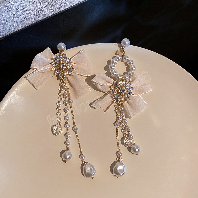 Orecchini pendenti con perle d'imitazione barocche francesi Moda semplice asimmetrico Bowknot Nappa Orecchini di cristallo Gioielli da donna Regali