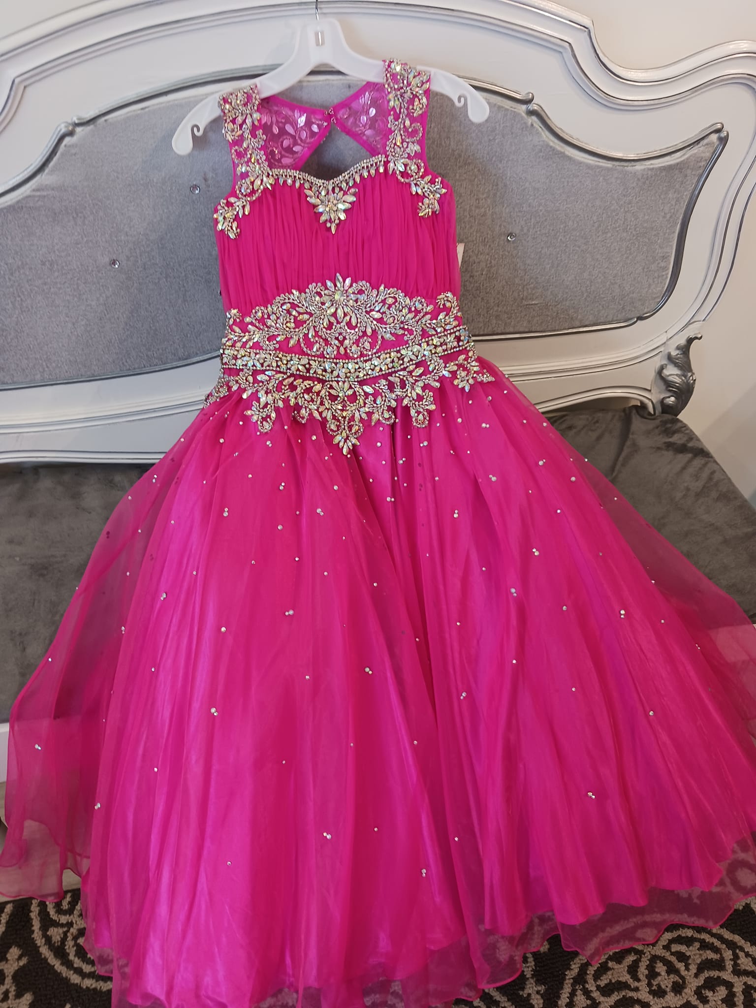 Fuchsia Baby Girls Pageant Dress 2023 Crystals AB Stones Kid Födelsedagsfest GOWN Florflickan Bröllop Gäst Fluffy Outfit Toddler Princess Christmas Floor Length