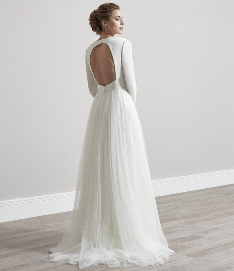 Maniche lunghe semplici A abiti da sposa abiti da sposa aperti posteriori a V Deep Neck Tulle Bride Dress