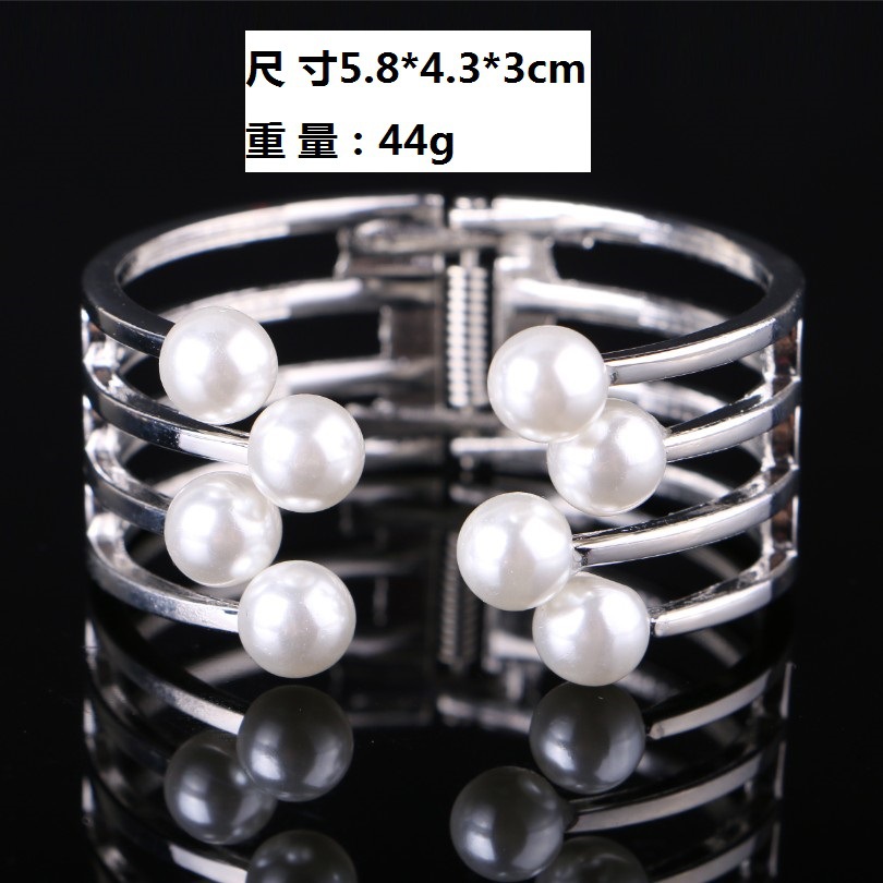 White Pearl Beeds Open Bangle Cuffs Big Wide Cuff Bracelet for Women Ladies Luxury Aesthetic Gold Plated Hollow Stripe Hand Wrist Wedding Bride Jewelry Bijoux Gifts