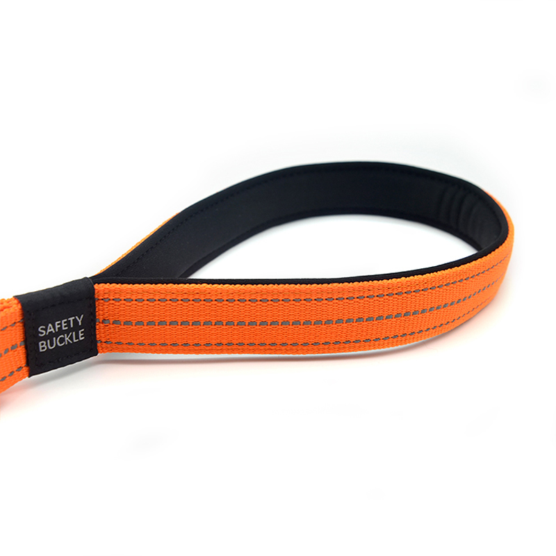 Hundhalsar kopplar h￶gkvalitativa husdjur leveranser hund multifunktion elastisk dragkraft hund leash bil s￤kerhetsb￤lte d￤mpning inf￤llbar reflektivenylon 220923