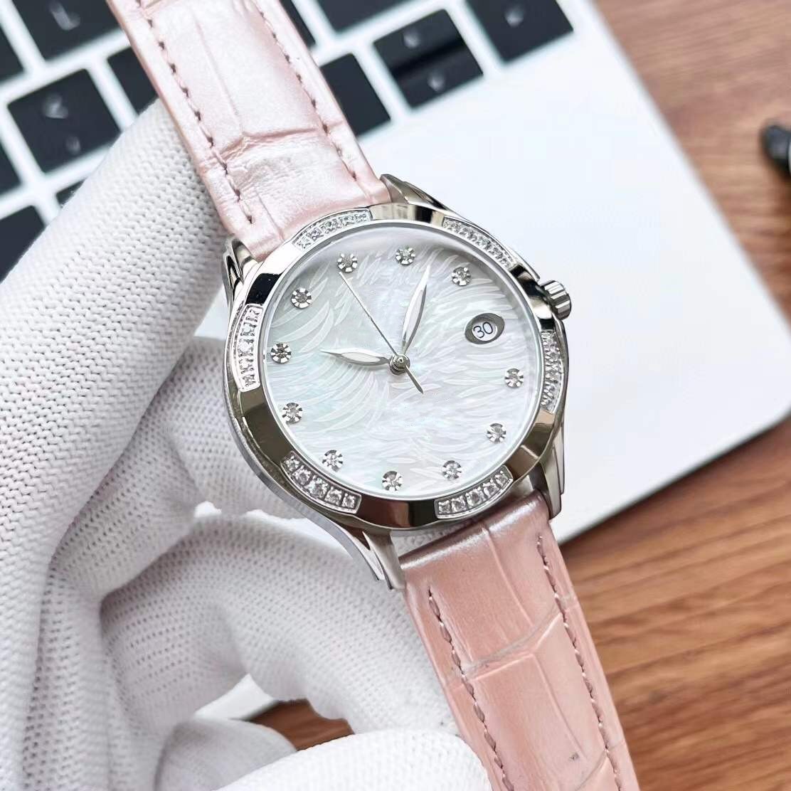 Fashion Geometric Number Calendar Watches Black Pink Genuine Leather Wristwatch Female Zircon Quartz Watch White Mother of Pearl Shell Dial Clock 35mm