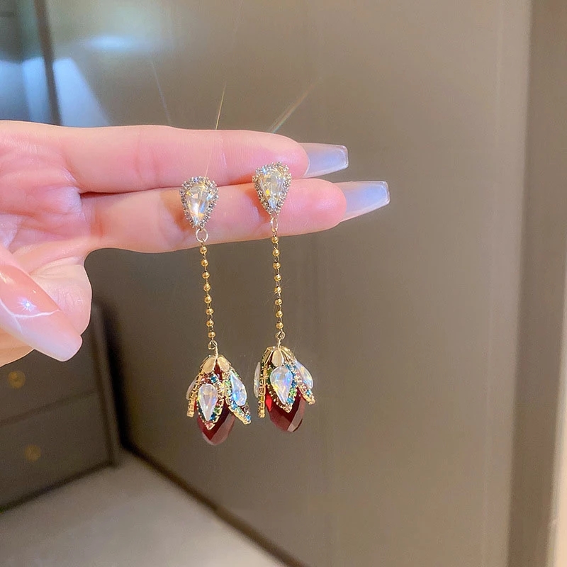 Dangle & Chandelier Crystal flower bud fruit earrings are luxurious fashionable and high-grade earrings