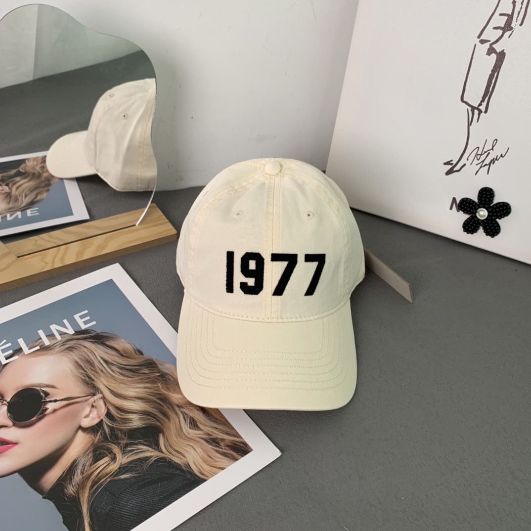 Fashion Designer Baseball Caps Women's Autumn and Winter Warm Cotton casquette Couples Outdoor Travel Shopping Digital Ball C229B