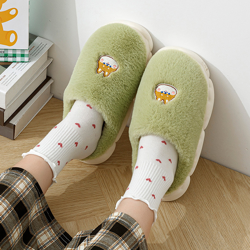 Slippers yvvcvv Симпатичные пушистые женщины зимние теплые меховые тапочки толстая платформа для платформы для крытого открытого пена с воспоминанием 220926