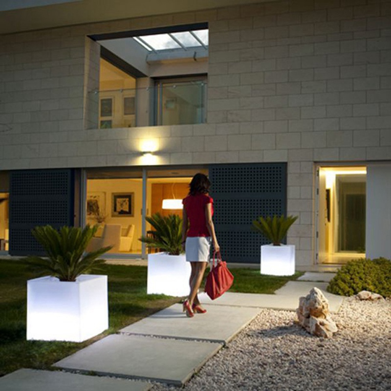 Grand seau à glace éclairé par LED coloré/Pot de fleur lumineux LED de mobilier d'intérieur et d'extérieur