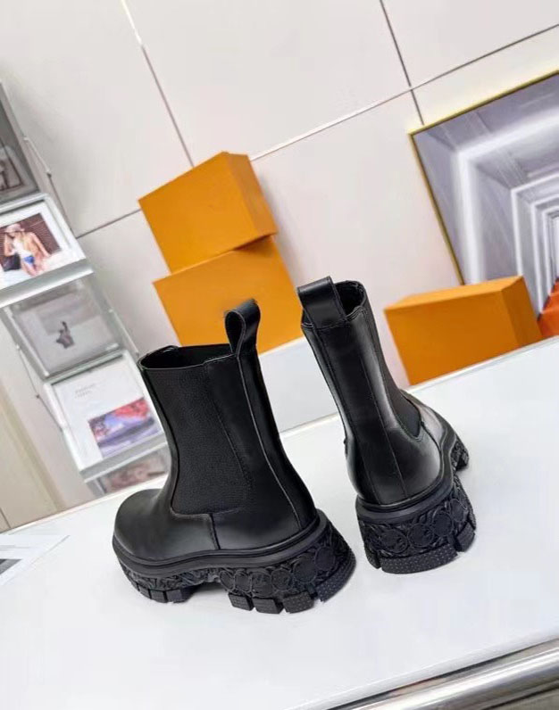 European designer women's short boots Martin boots Horseshoe buckle classic sewing shoes letter decoration thick low heel fashion tassel light leather