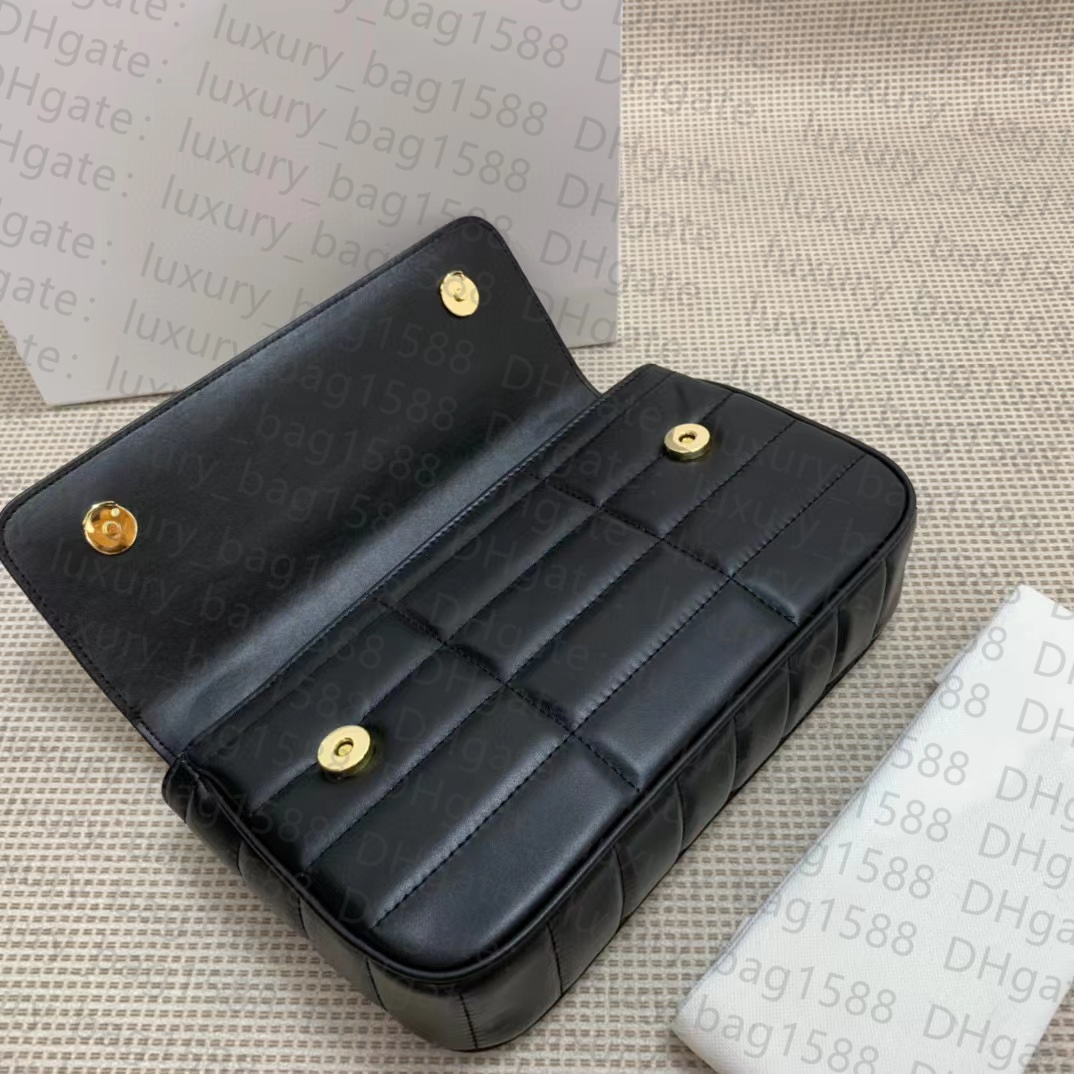 Kvinnav￤ska Designer Ringed Small Square Bag Chain Armpit Metal Logo Importerad f￥rskinn Fashion Tofu Bag