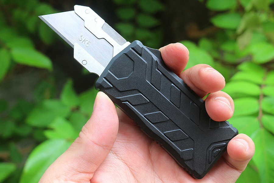 Oferta specjalna M6677 Automatyczna taktyczna nóż SK5 Satin Blade CNC Aluminium Aluminium EDC Pocket Paper noży z ostrzami 