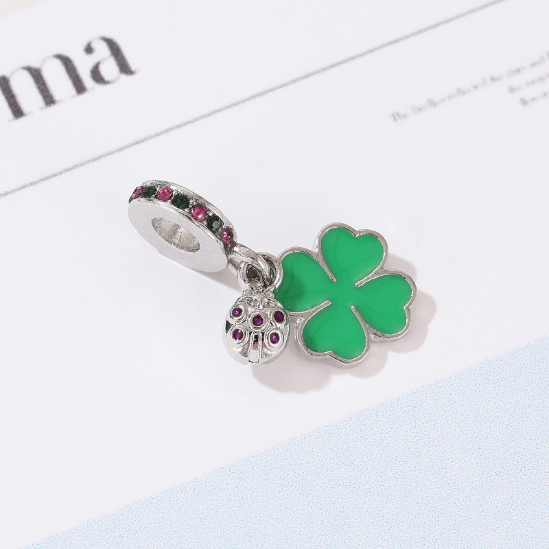 Passar Pandora Armband 20st Four Lämna Clover Ladybug Silver Charms Bead Green Emamel Dingle Charm Pärlor för Wholesale Diy European Sterling Halsbandsmycken