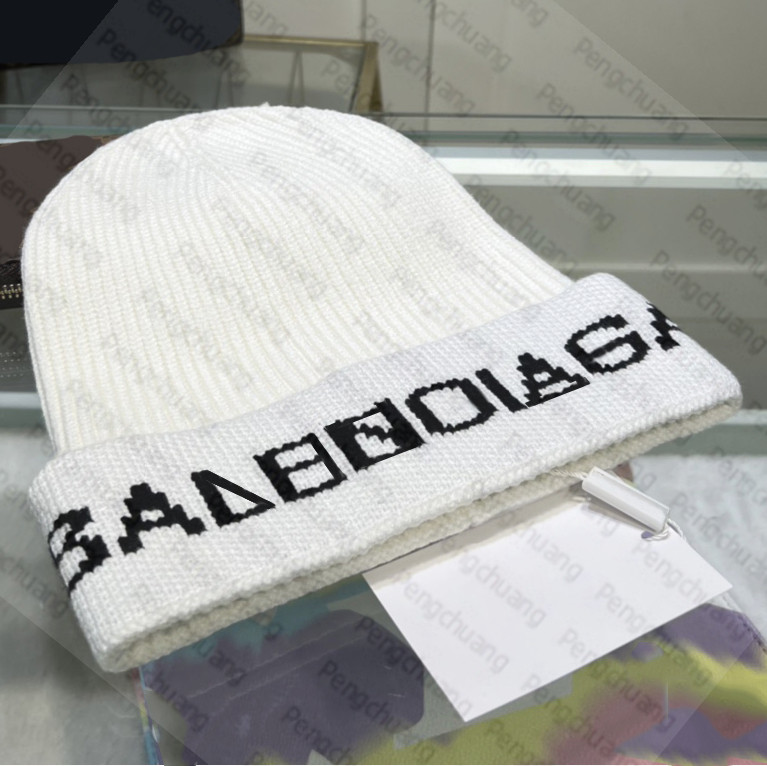 여성을위한 따뜻한 브랜드 비니 남성 겨울 디자이너 니트 모자 고급 비니 스트리트 모자 보닛 검은 흰색 두개골 모자
