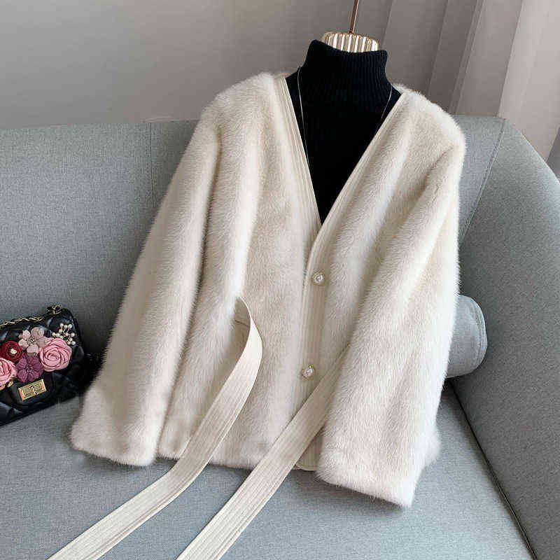 Le nouveau manteau de fourrure avec ceinture 2020 est à la mode et mince; Haut blanc chaud à manches longues pour femmes, automne et hiver, avec ceinture, T220810