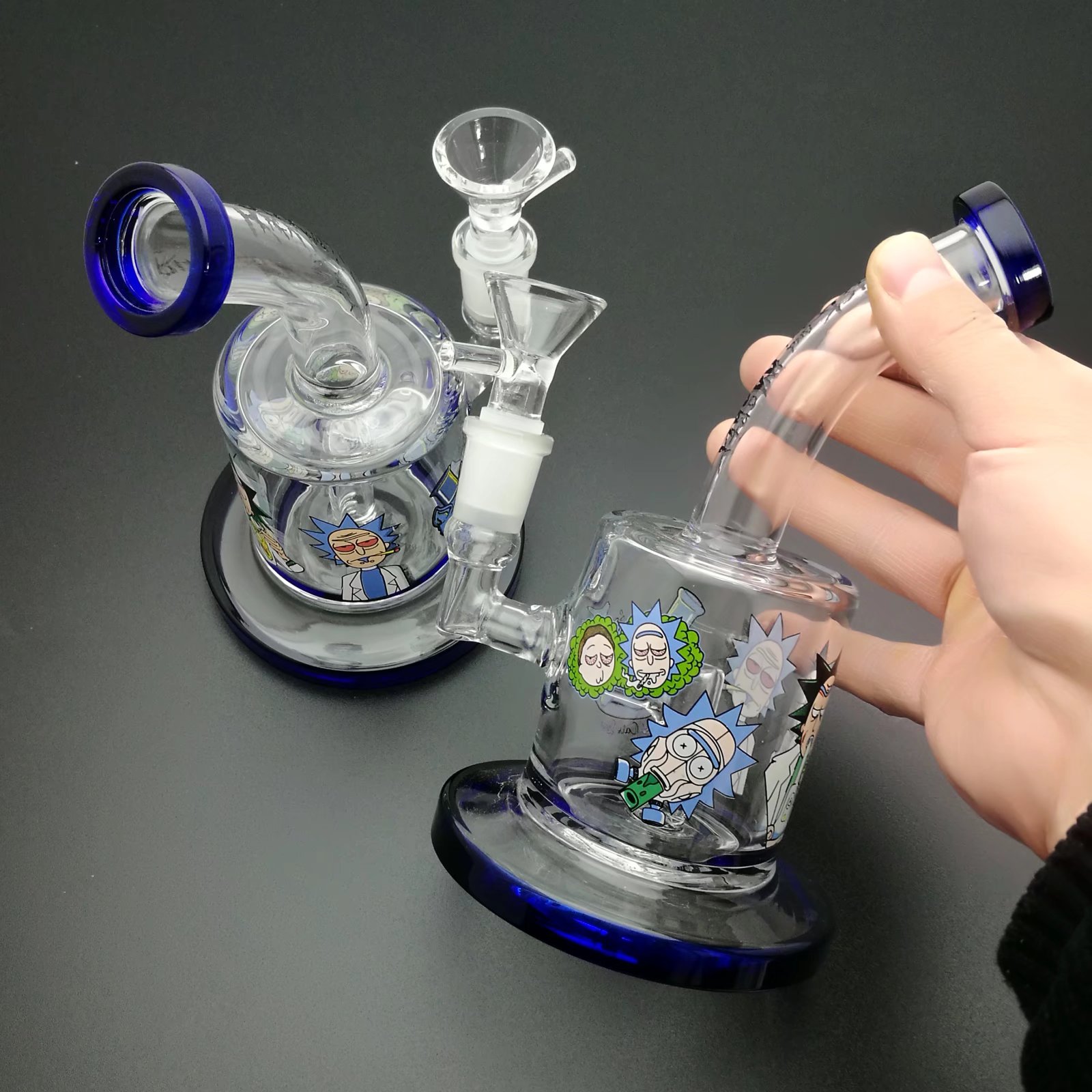 Pfeife Mini-Huka-Glasbongs Bunte Metallform Cartoon-gedruckte Glas-Huka-Flasche im klassischen Stil