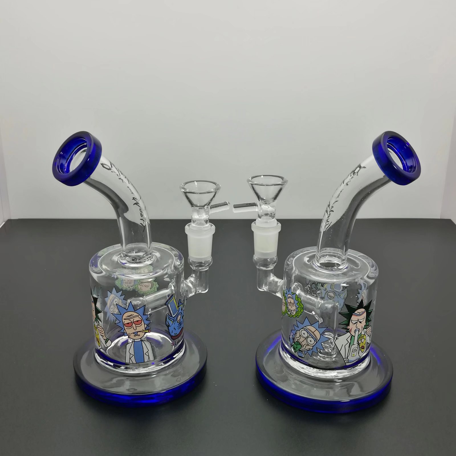 Pfeife Mini-Huka-Glasbongs Bunte Metallform Cartoon-gedruckte Glas-Huka-Flasche im klassischen Stil