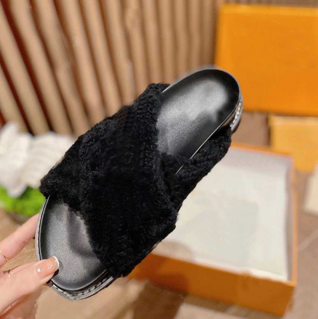 Designer Slippers Ladies Slippers Warm Comfortable Winter Trend Curly Fluffy Girl Black White Flip Flops 36-40